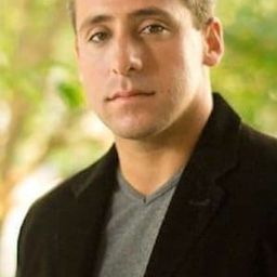 Robert Hy Gorman 飾演 Alex Mason Jr.