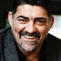 Michalis Iatropoulos 飾演 Makis