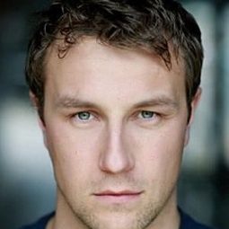 奧利佛·柯爾曼 飾演 Henry Percy