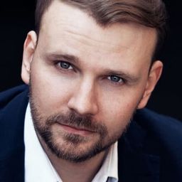 Martin Kiefer 飾演 Manager Elektronische Zwerge