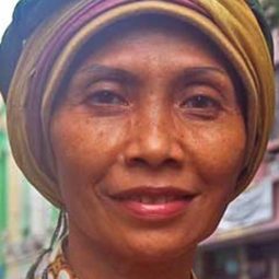 Elly D. Luthan - Kuyang演員 飾演Tambi Nyai