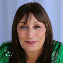 安芝莉嘉侯絲頓 飾演 Horcada