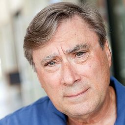 Robert Artz - English Estate演員 飾演George (Potential Buyer) (Uncredited)