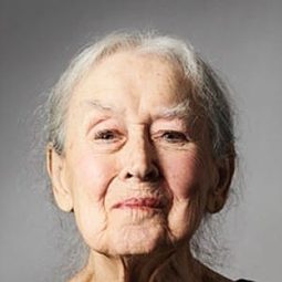 Dorothy Silver - 愛情藥不藥演員 飾演Sophie