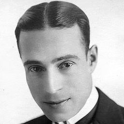 Ben Bard 飾演 Col. Brissac