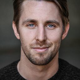 Ryan Shoos 飾演 Ryan