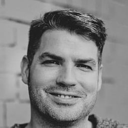 Dan Brumm - 當我們懶在一起演員 飾演Chief Furbank (voice)