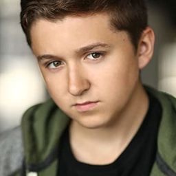 Darien Provost 飾演 Young Lucas