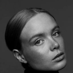 瑪蒂達謝爾斯特倫 飾演 Hanna