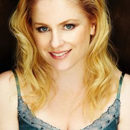 Helen Dallimore 飾演 Cinderella