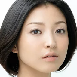 Kotoha Hiroyama 飾演 Sakura Miyazono