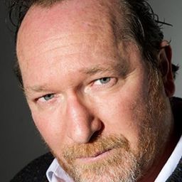 Clément Thomas 飾演 Kunsmann