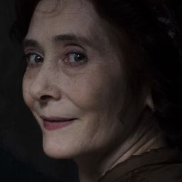 Natalya Kolyakanova - 安娜·卡拉馬佐夫演員 飾演