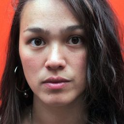 Marie Bourin 飾演 Sabrina Bolso