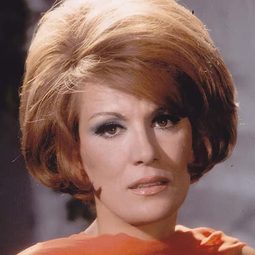 Mairi Hronopoulou - 塞瑟島之旅演員 飾演Voula