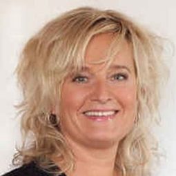 馬汀·桑迪福德 飾演 Bella