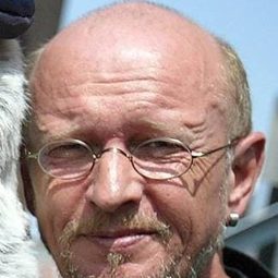 Klaus Büchner 飾演 Werner (voice)