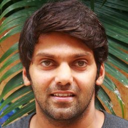 Arya - Madha Gaja Raja演員 飾演