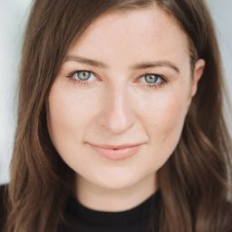 Naomi McDonald 飾演 Alice Nimbletoes (voice)