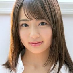 平嶋 夏海 飾演 Yuko Hogiwara