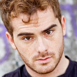 毛羅·拉曼納 飾演 Marino Gallo