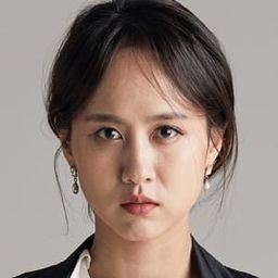 Kim Eun-ju 飾演 Jung Mu-soon