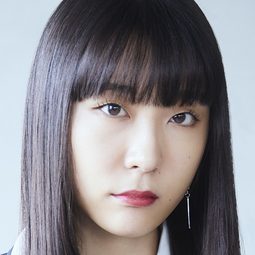 Yuri 飾演 Momoka Kawaragi (voice)