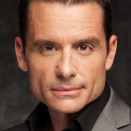 Ben Wilkinson 飾演 Jerry Hartfield