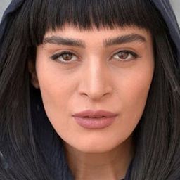 Andishe Fooladvand 飾演 Noghre