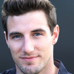 Ben Whalen 飾演 Brock