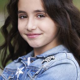 Lexi Perri 飾演 Peppermint Patty (voice)