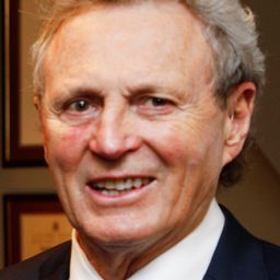 Paul Henderson 飾演 self