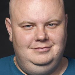 Konstantin Kozlov 飾演 