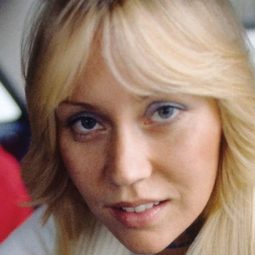 Agnetha Fältskog 飾演 Self