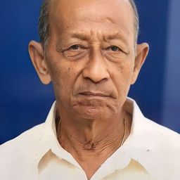 Jaran 'See Tao' Petcharoen 飾演 The Abbot