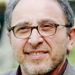 Ernesto Mahieux 飾演 