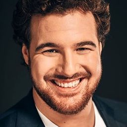 Mauro Peter 飾演 Tamino