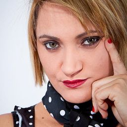 Cristiane Ferreira 飾演 Maria da Graça