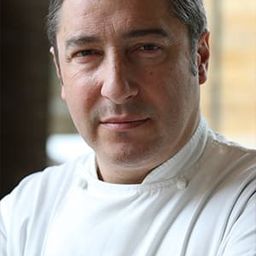 Joan Roca 飾演 Self