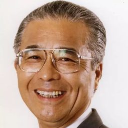 糸 博 飾演 Klaus von Lichtenlade
