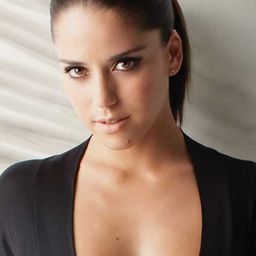 安娜·克勞蒂亞·塔蘭肯 飾演 