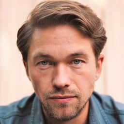 雅各·奧特布羅 飾演 Jack