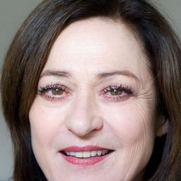 Charlotte Schwab 飾演 Kerstin Siebert