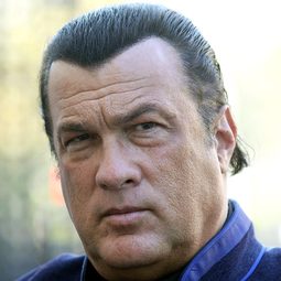 史蒂芬·席格 - 赤手威龍演員 飾演Nico Toscani