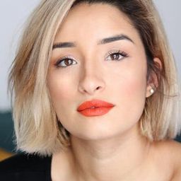 Shirine Boutella 飾演 Wassila