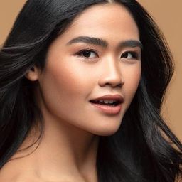 Runny Rudiyanti - 鬼．驅靈演員 飾演Guru