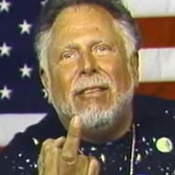 Al Goldstein - Resident Alien演員 飾演Pornographer