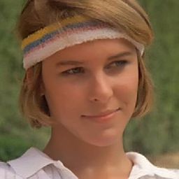 Carole James 飾演 Lisa