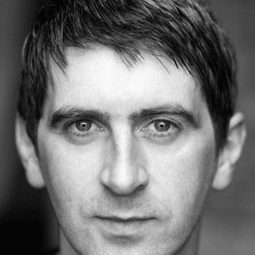 Ryan Pope 飾演 Cutler