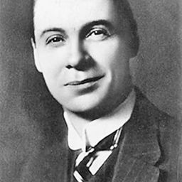 Sidney Bracey 飾演 Driscoll